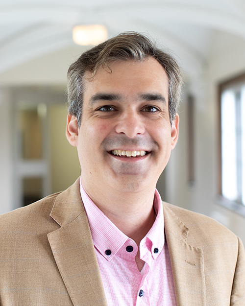 Portrait of Dr. Tim Compeau